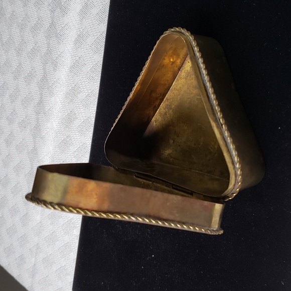 Brass Hinged Box Triangular - Picture 5 of 9